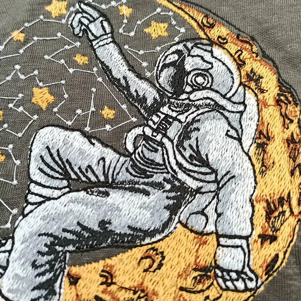 Vyšívané pánske tričko, vyšívaný dizajn ASTRONAUT 